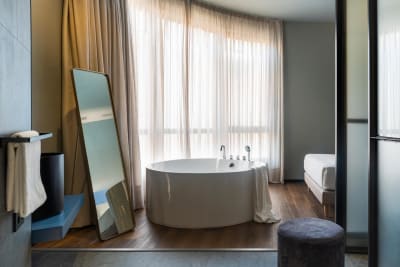 Muralla Sevilla Suites by Lola. Loft Premium con Bañera - A 1